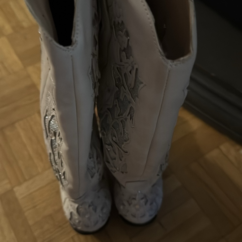 Ladies 7.5 Sparkle and Rhinestone Dressy Boots - Picture 8 of 10